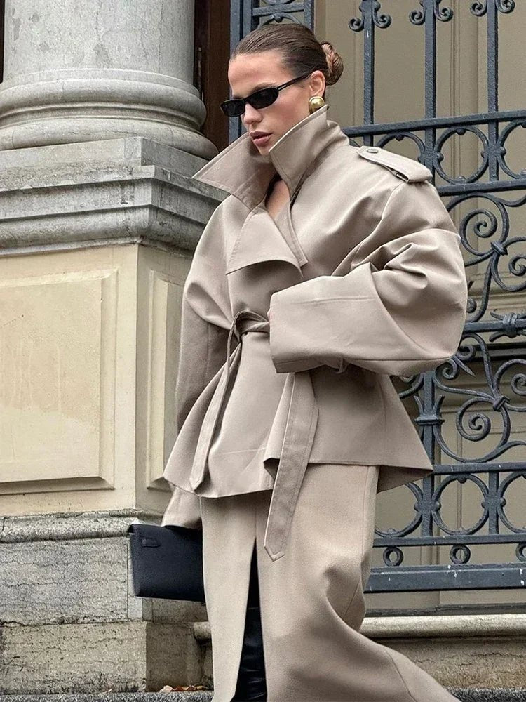 Sandy korte trenchcoat met veters