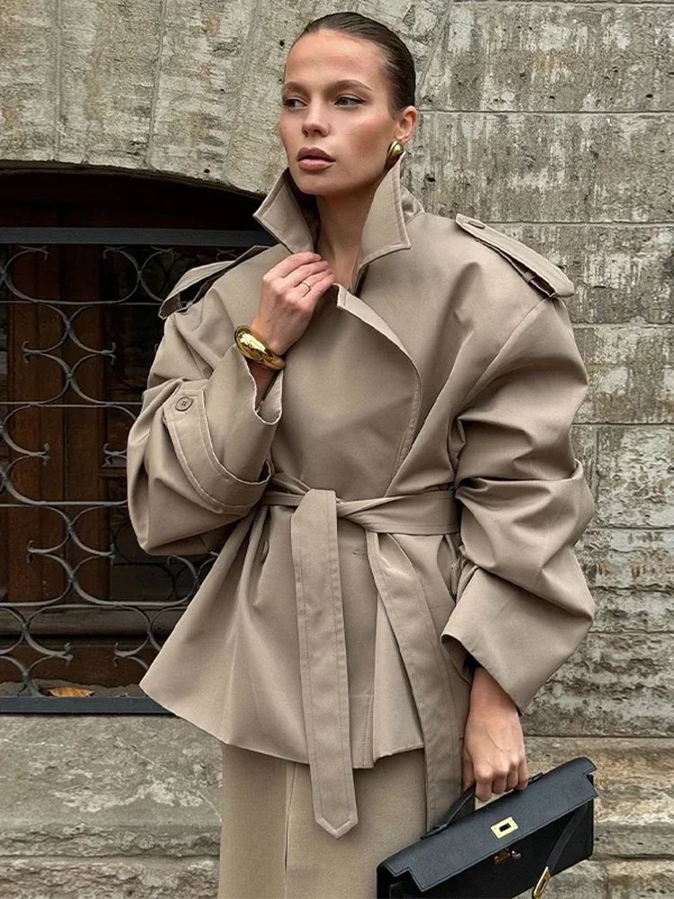Sandy korte trenchcoat met veters