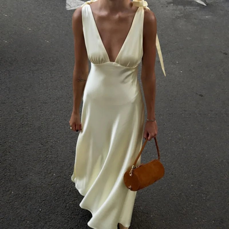 Sienna maxi-jurk van satijn met strikbandjes