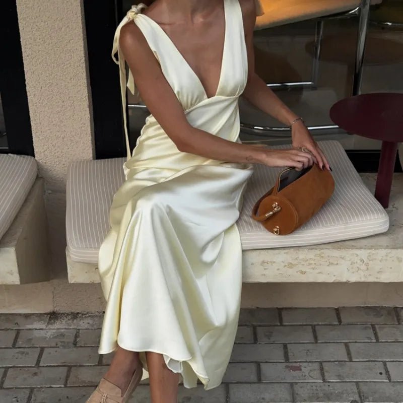 Sienna maxi-jurk van satijn met strikbandjes