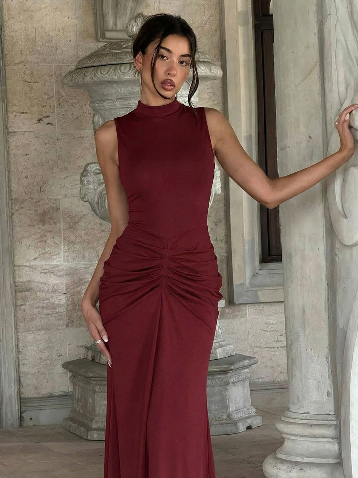 Philippa gerimpelde maxi-jurk met hoge hals