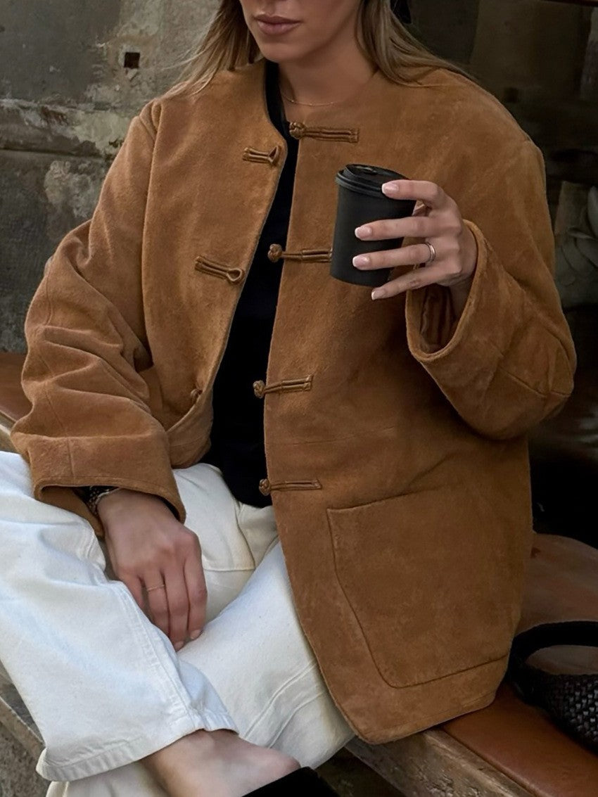 Aya kraagloze jas in suède-look