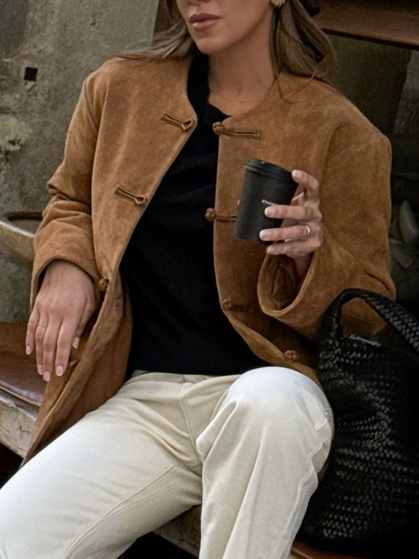 Aya kraagloze jas in suède-look