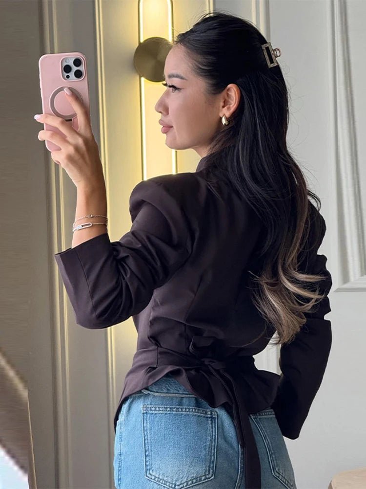 Tricia blazer met gestructureerde schouders en tailleaccent