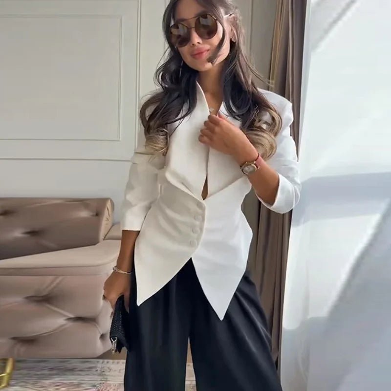 Tricia blazer met gestructureerde schouders en tailleaccent