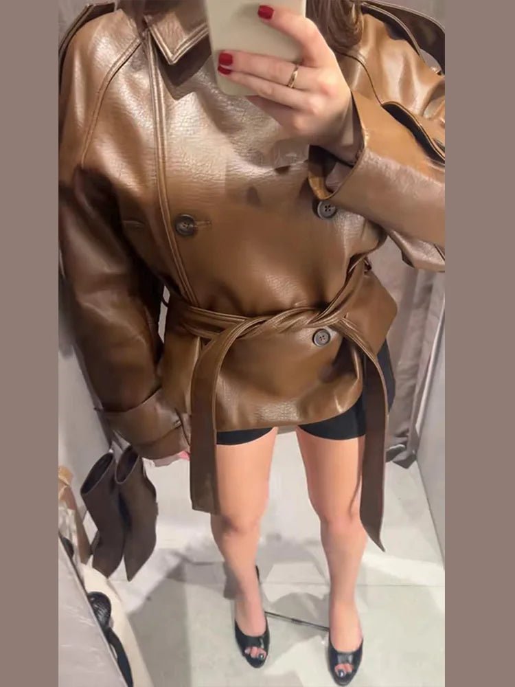Xylia trenchcoat van imitatieleer met riem