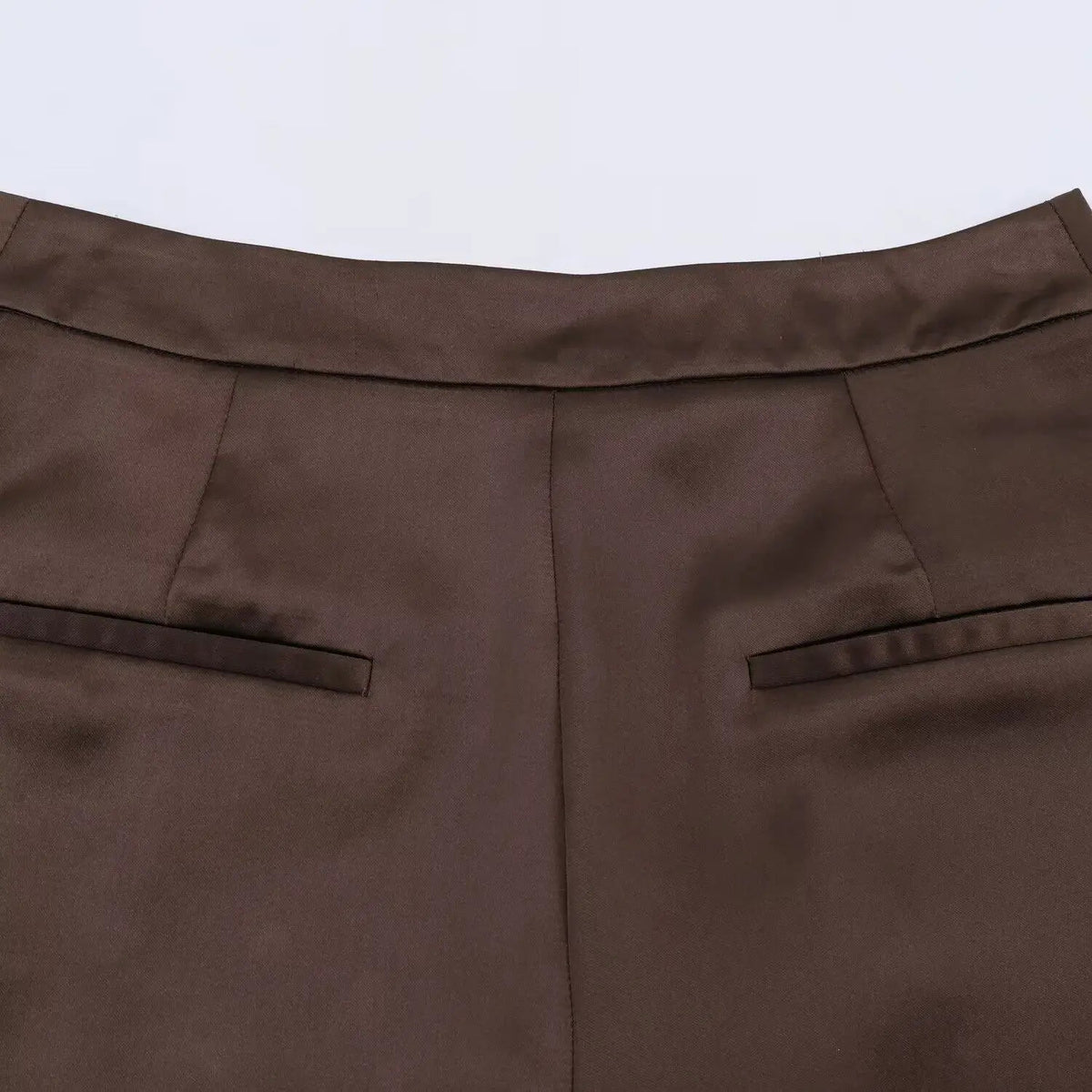 Xylia satijnen minishort met kanten rand